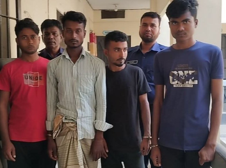 নাটোরে তরুণীকে সংঘবদ্ধ ধর্ষণ, গ্রেফতার ৪ যুবক