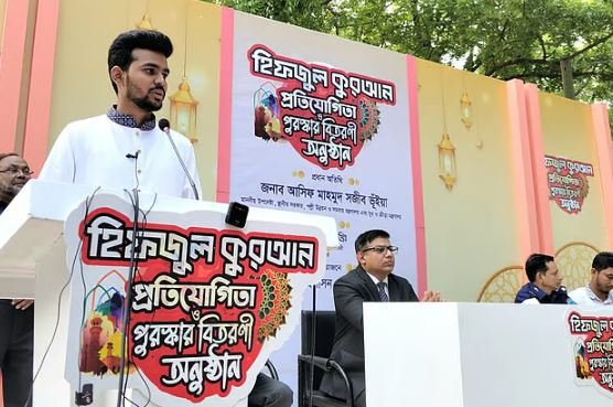 আগের মতো চাঁদাবাজি চলছে: আসিফ মাহমুদ