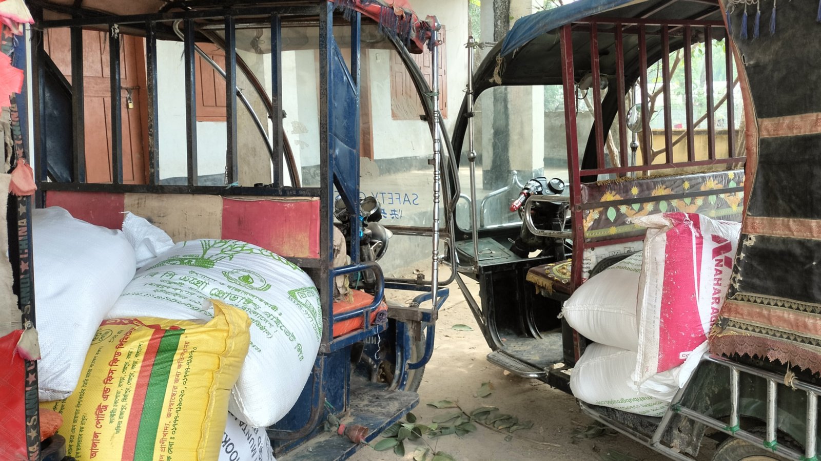 পাচারকালে ভিজিএফের চাল জব্দ