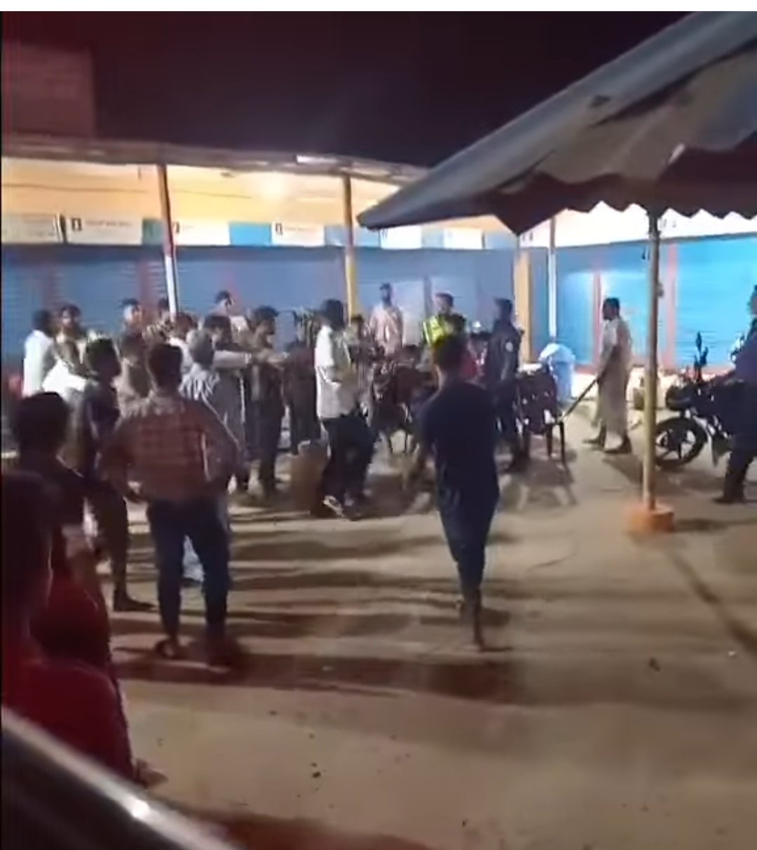 ছাত্রদলের নেতাকর্মিদের বিরুদ্ধে বিনোদন কেন্দ্রে হামলার অভিযোগ, পুলিশসহ আহত ৭
