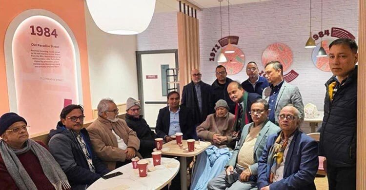 পলাতক নেতাদের রাজকীয় ঈদ উদযাপনে ক্ষুব্ধ কর্মীরা
