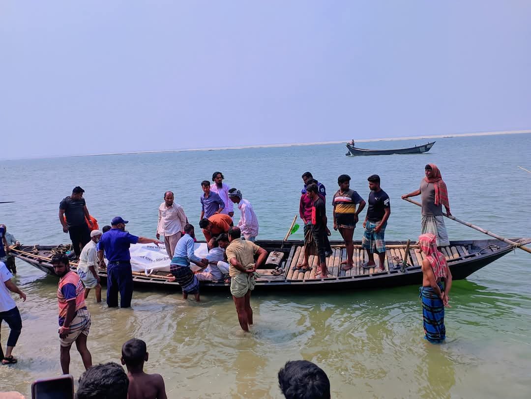 সুজানগরে বেড়াতে গিয়ে নৌকা ডুবে স্বামী-স্ত্রীর মৃত্যু