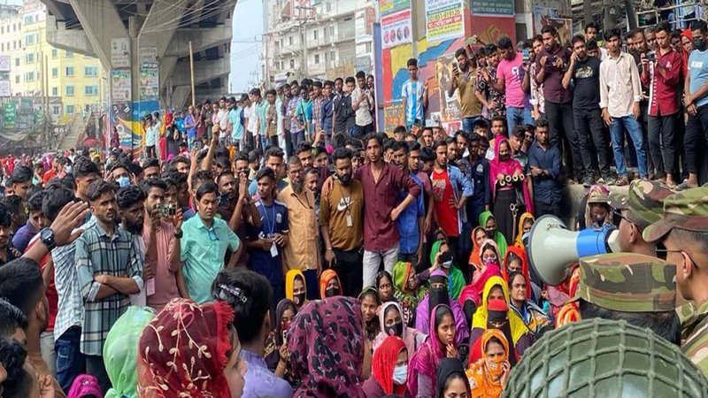 সিইপিজেড-এ জুতা তৈরি কারখানার ৪০ শ্রমিক ছাঁটাই