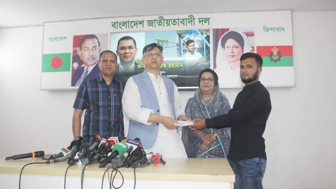 উড়োজাহাজ তৈরি করে তাক লাগানো জুলহাসকে আর্থিক অনুদান তারেক রহমানের