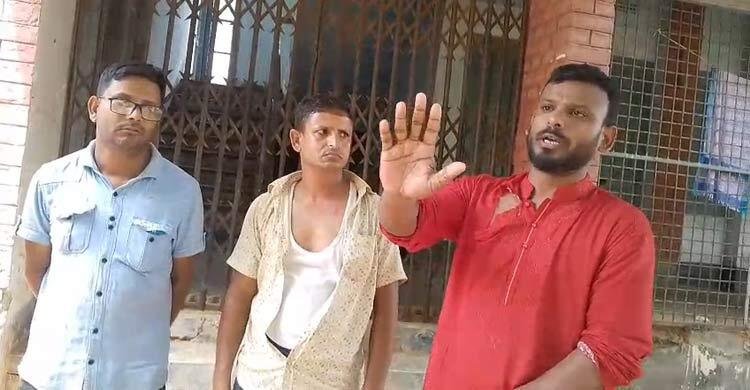 ইউএনওর সামনেই ৩ কর্মচারীকে পেটালেন স্বেচ্ছাসেবক দল নেতা
