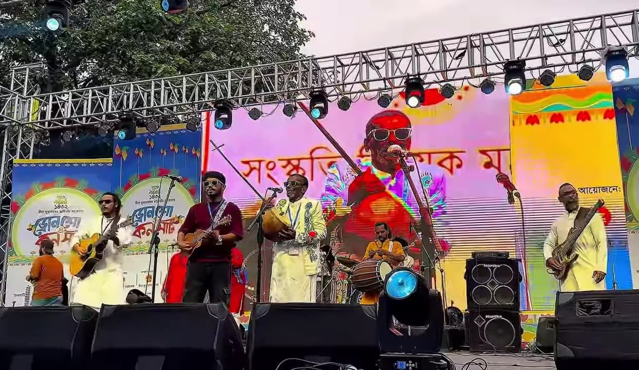 নববর্ষের রাজধানী কাঁপালেন বাউল আরজ আলী