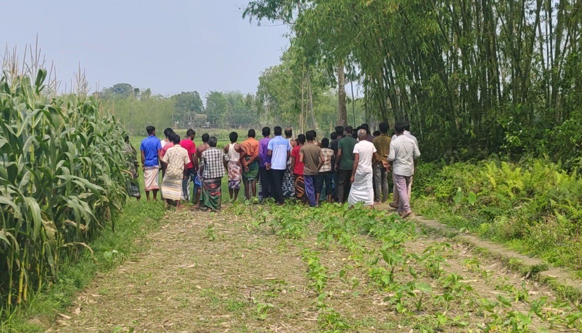 সীমান্তে বাংলাদেশে ঢুকে গুলি করলো বিএসএফ