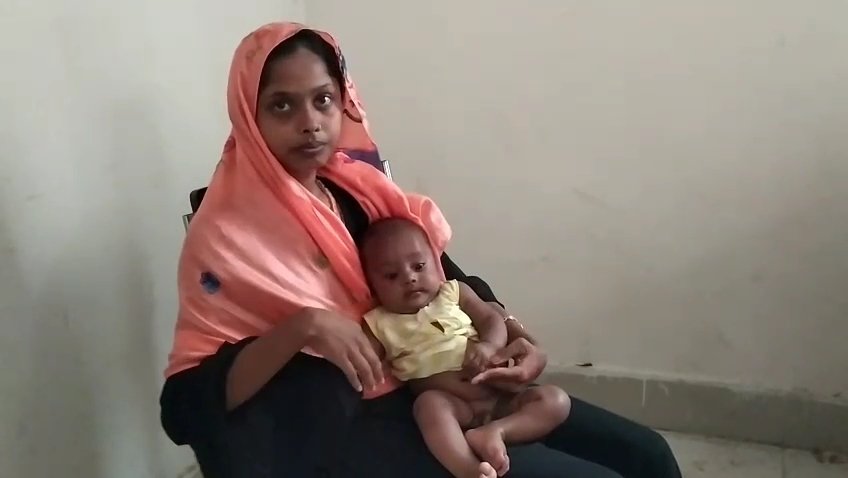 মোবাইল ও পায়ের নূপুর কিনতেই শিশু বিক্রি করলো মা !