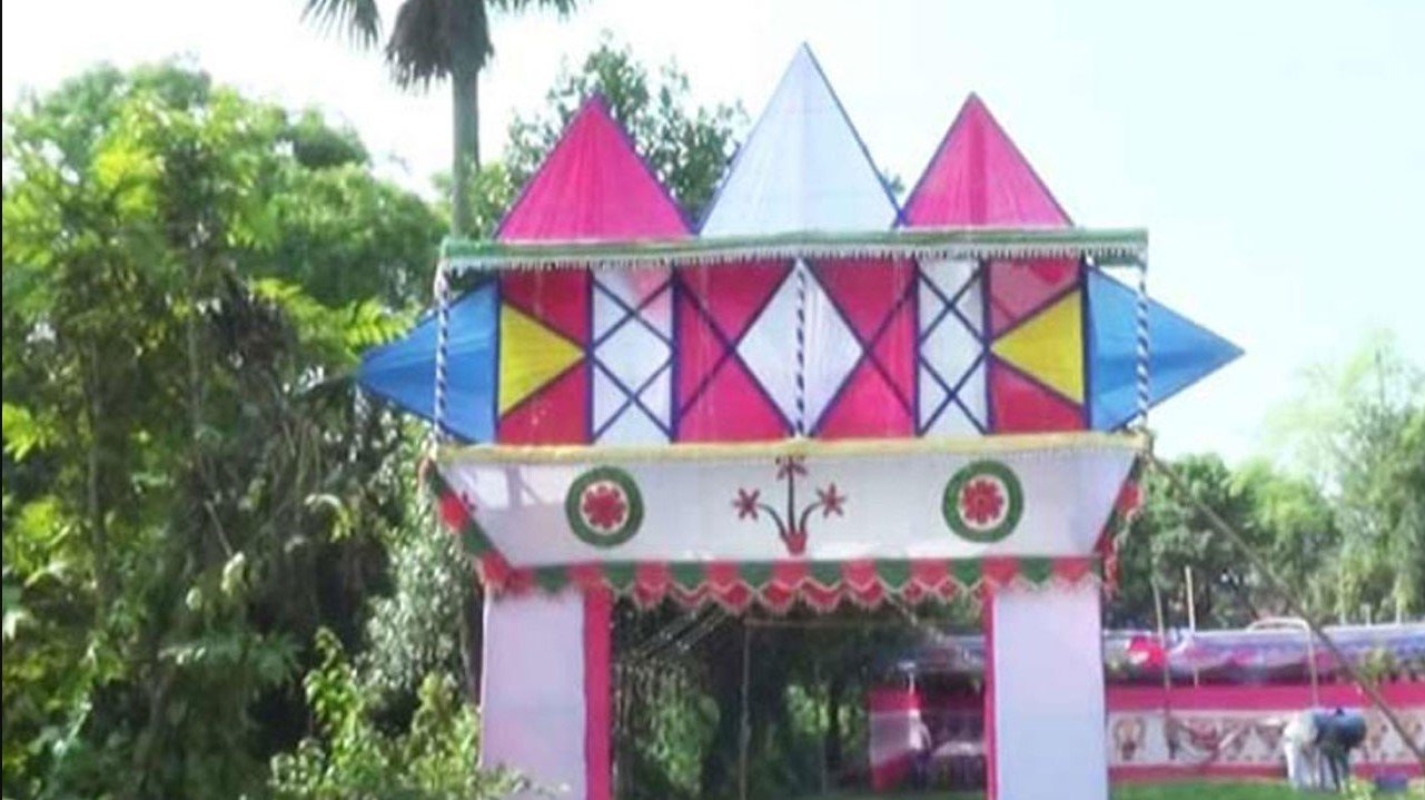 বিয়ের আসরে কনের বেশে শাশুড়ি, দেখে পালালেন বর