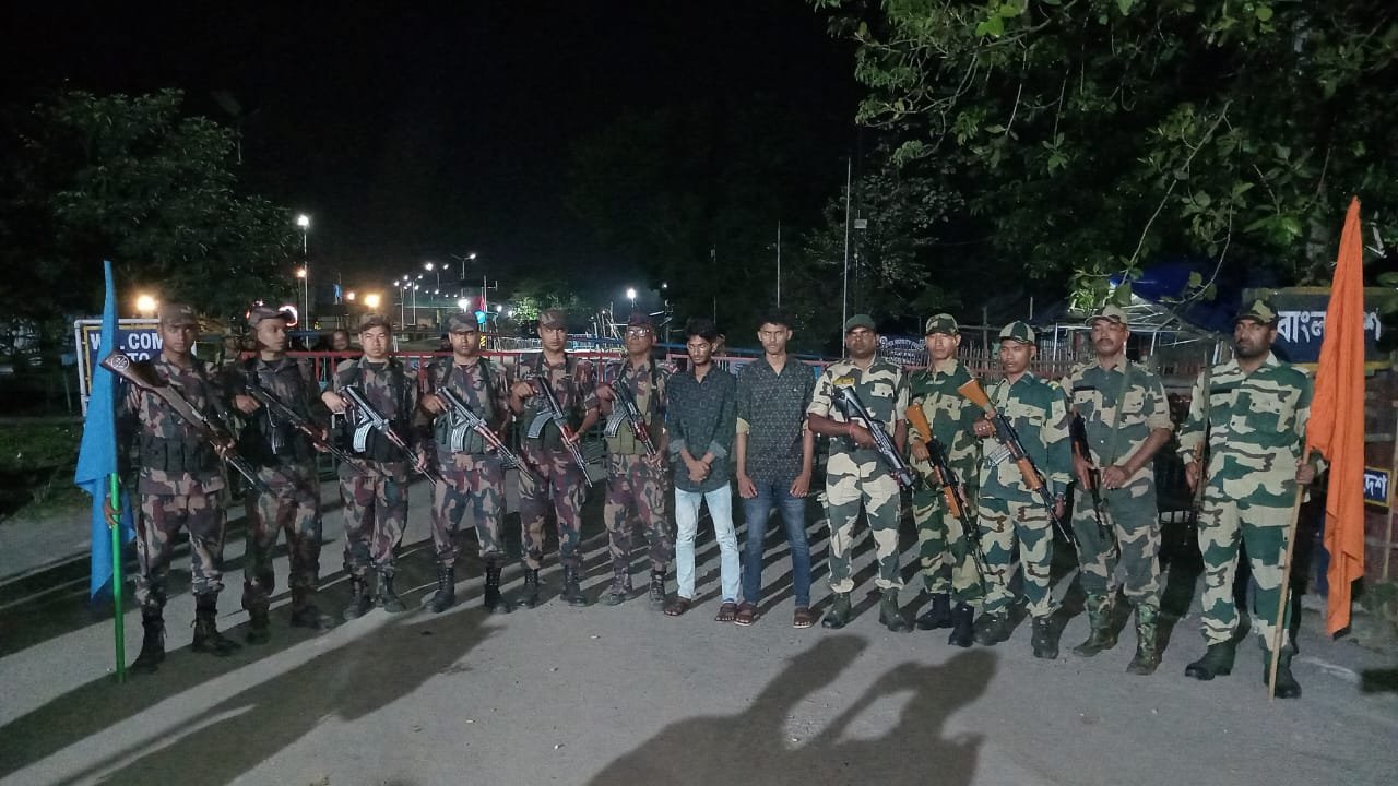 লালমনিরহাট সীমান্তে এসএসসি পরীক্ষার্থীসহ দুইজনকে ফেরত দিলো বিএসএফ