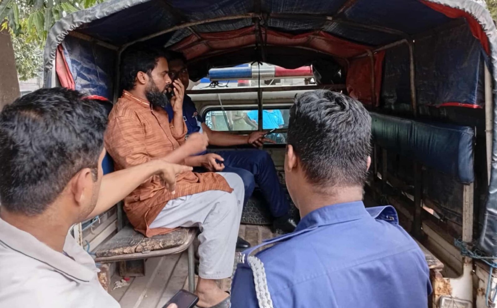 আশুলিয়ায় দশম শ্রেণির ছাত্রীর বিষপানে মৃত্যু, মাদ্রাসার প্রিন্সিপাল আটক