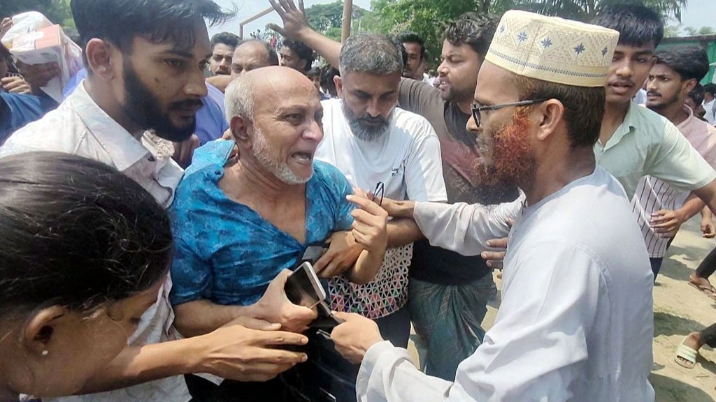 কোটালীপাড়ায় ছাত্রীকে কুপ্রস্তাব, প্রধান শিক্ষককে গণপিটুনি