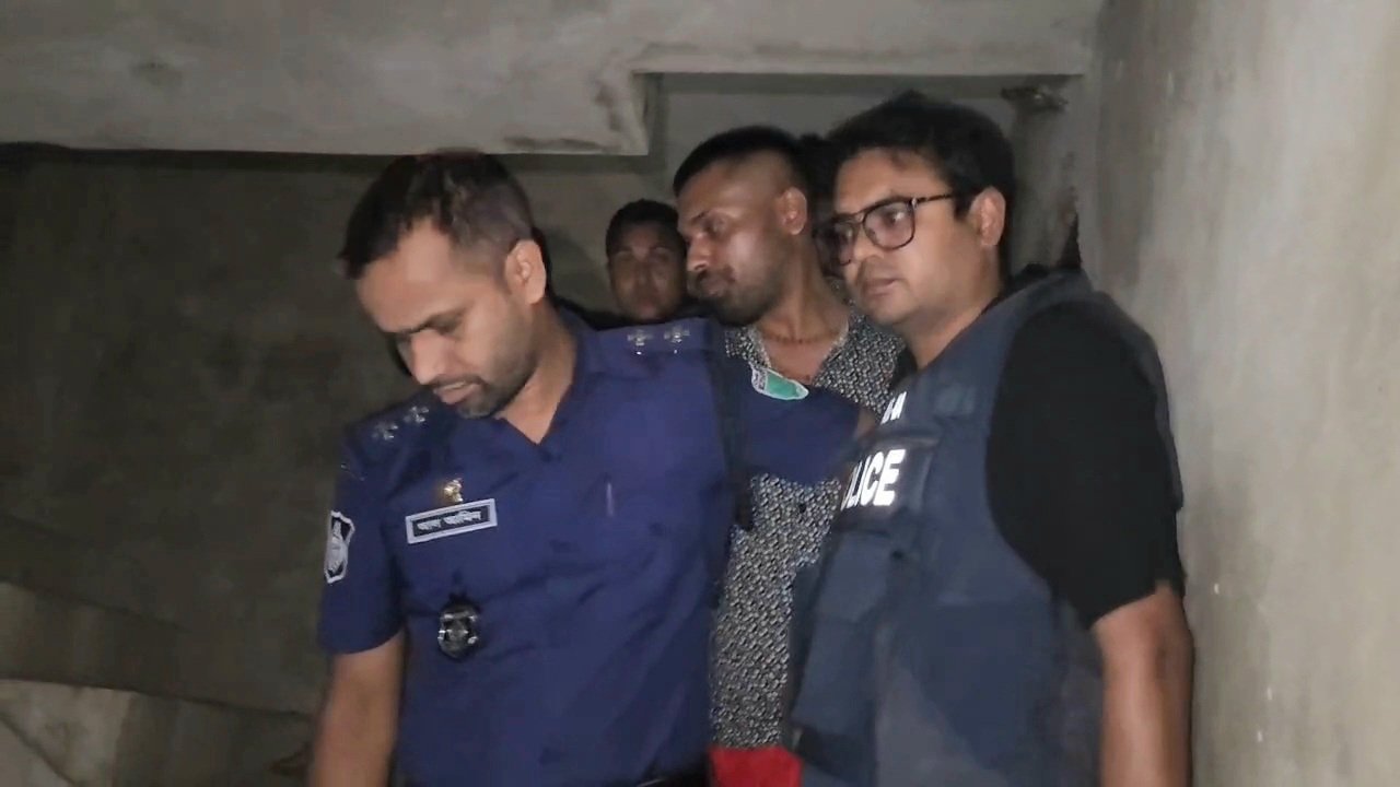 সুনামগঞ্জে মাতলামিতে বাধা দেওয়ায় ছুরিকাঘাতে প্রতিবেশী খুন, ঘাতক যুবক আটক