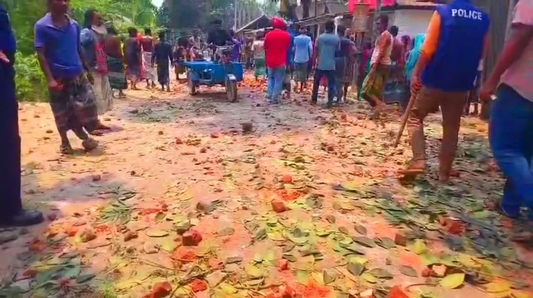 মাদ্রাসায় ছাত্রী ভর্তি নিয়ে দু’পক্ষের সংঘর্ষে ১৪ জন আহত