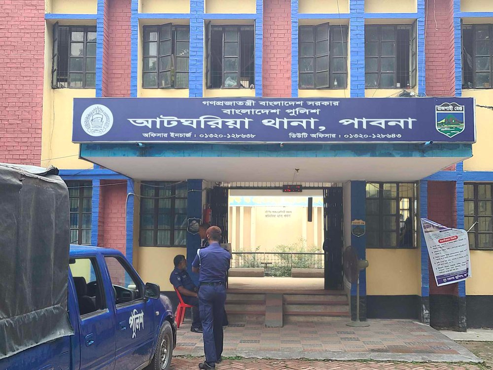 ড্রাম ট্রাকের সাথে সংঘর্ষে প্রাণ গেল মোটরসাইকেল চালকের