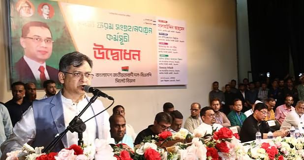 ইশরাককে মেয়র হিসেবে শপথ না করালে বৃহত্তর আন্দোলনের হুঁশিয়ারি বিএনপির সালাহউদ্দিন আহমদের