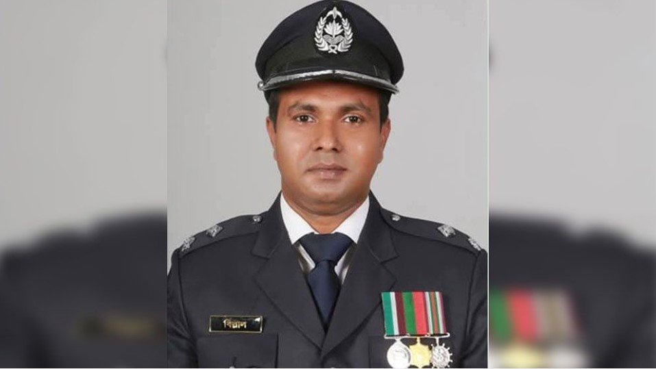 মাদককারবারিদের নিয়ে হোয়াটসঅ্যাপ গ্রুপ ওসির