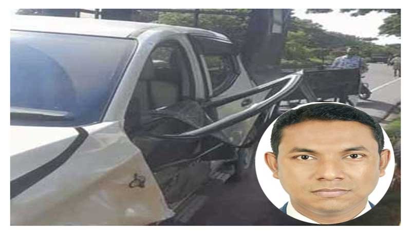 সড়ক দুর্ঘটনায় দুমড়ে মুচড়ে গেল মিরসরাই এসিল্যান্ডের গাড়ি