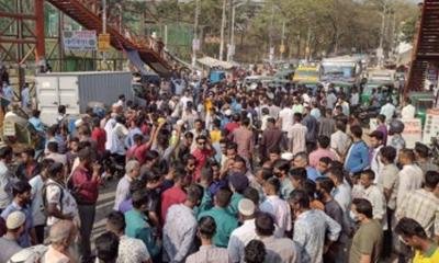 শিক্ষাব্যবস্থার অব্যবস্থাপনার প্রতিবাদে রাস্তায় সিলেটের শিক্ষার্থীরা