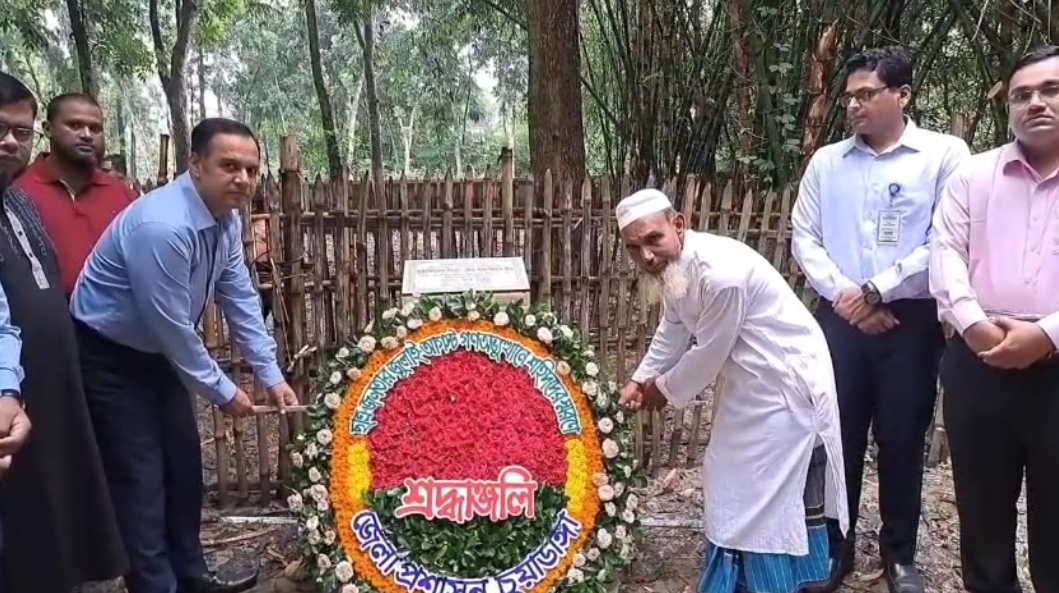 চুয়াডাঙ্গায় জুলাই দুই শহীদের কবরে পুষ্পমাল্য অর্পণ