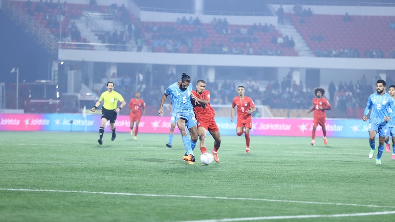 মাঠজুড়ে খেললেন হামজা, ভারত থেকে ড্র নিয়ে ফিরছে বাংলাদেশ