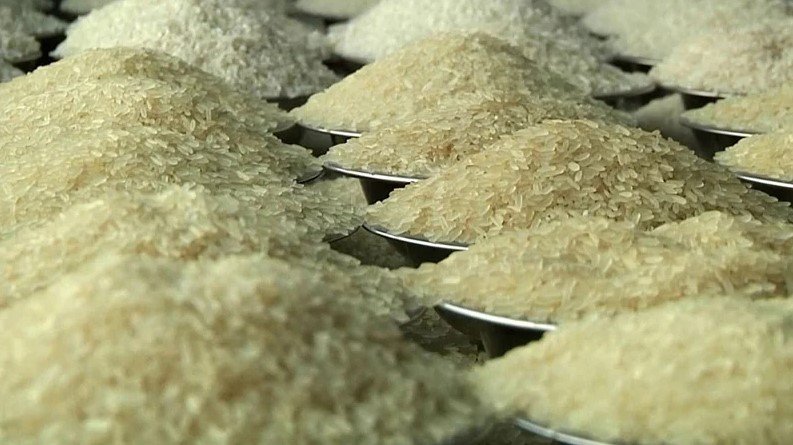 ভারত থেকে আরও ৫০ হাজার টন চাল কিনবে সরকার