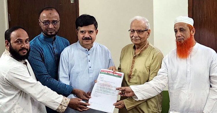 অক্টোবরের মধ্যে ভোট দাবি ও রাষ্ট্রের নাম পরিবর্তনে ভেটো ১২ দলের