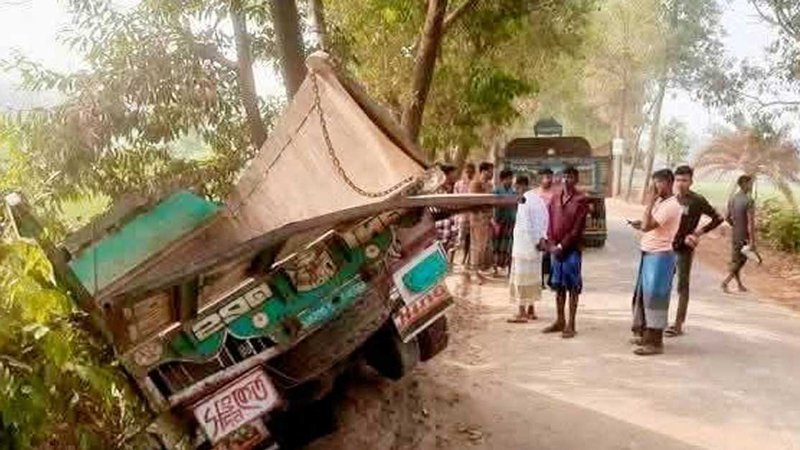 রাঙ্গুনিয়ায় দুই দিনে তিন সড়ক দুর্ঘটনায় হতাহত ১০