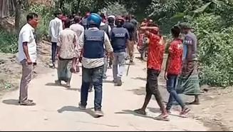 ঈশ্বরদীতে সিএনজি স্ট্যান্ড দখল নিয়ে বিএনপির দুই গ্রুপের সংঘর্ষ, গুলিবিদ্ধ ১