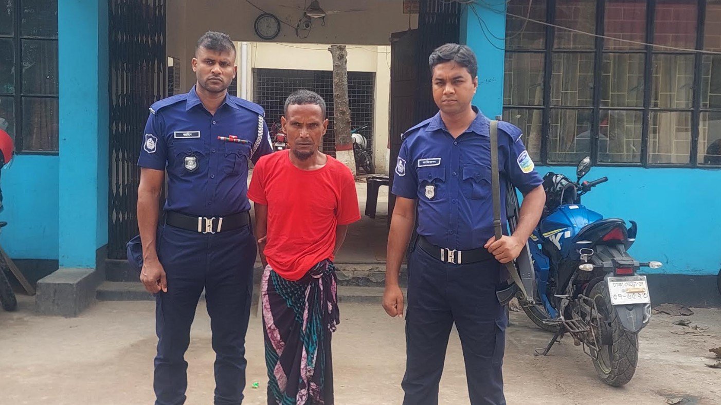 জামালপুরে মাকে কুপিয়ে হত্যা মামলায় ছেলে গ্রেপ্তার