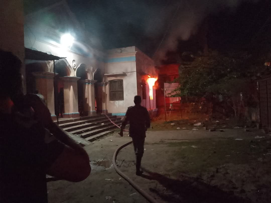 পৌরসভা ভবনে অগ্নি’কাণ্ডে পুড়েছে টিসিবির পণ্য