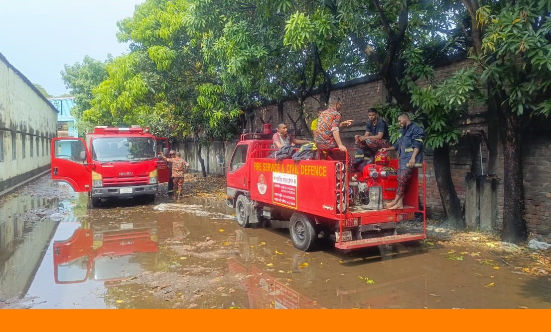 গজারিয়ায় সিকোটেক্স ডাইং এন্ড প্রিন্ট্রিং ফ্যাক্টরিতে আগুন.