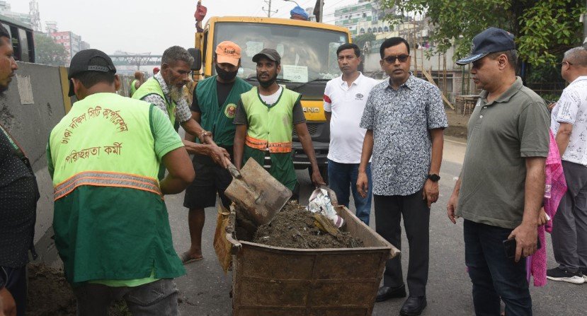 ৬শ কর্মী মিলে যাত্রাবাড়ী-সাইনবোর্ড মহাসড়কে পরিচ্ছন্নতা অভিযান