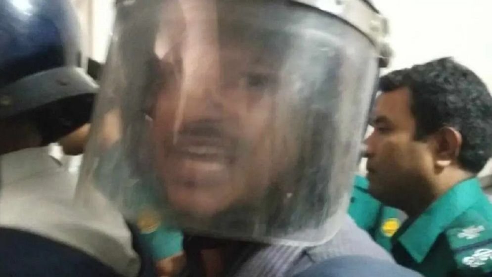 ছাত্রলীগ জেগে উঠবে, আদালত প্রাঙ্গনে সৈকত