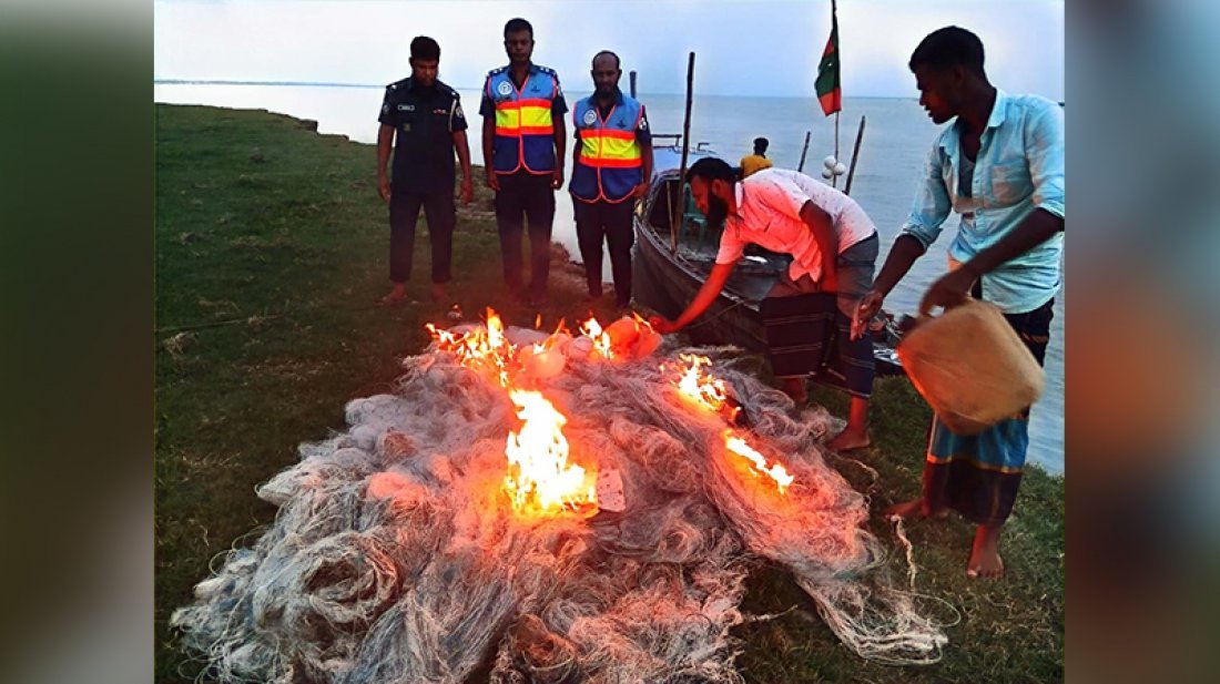 এক সপ্তাহ নৌ পুলিশের অভিযানে গ্রেফতার ৩২৩