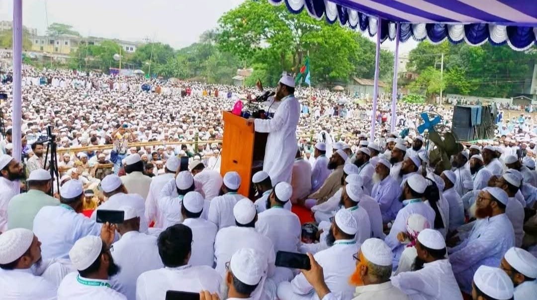 আওয়ামী লীগ সন্ত্রাসী দল তাদের বিচার করতেই হবে:মামুনুল হক