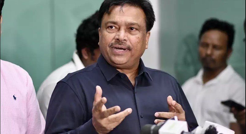 বিসিবি নির্বাচনে অংশ নেয়ার ঘোষণা ফারুক আহমেদের