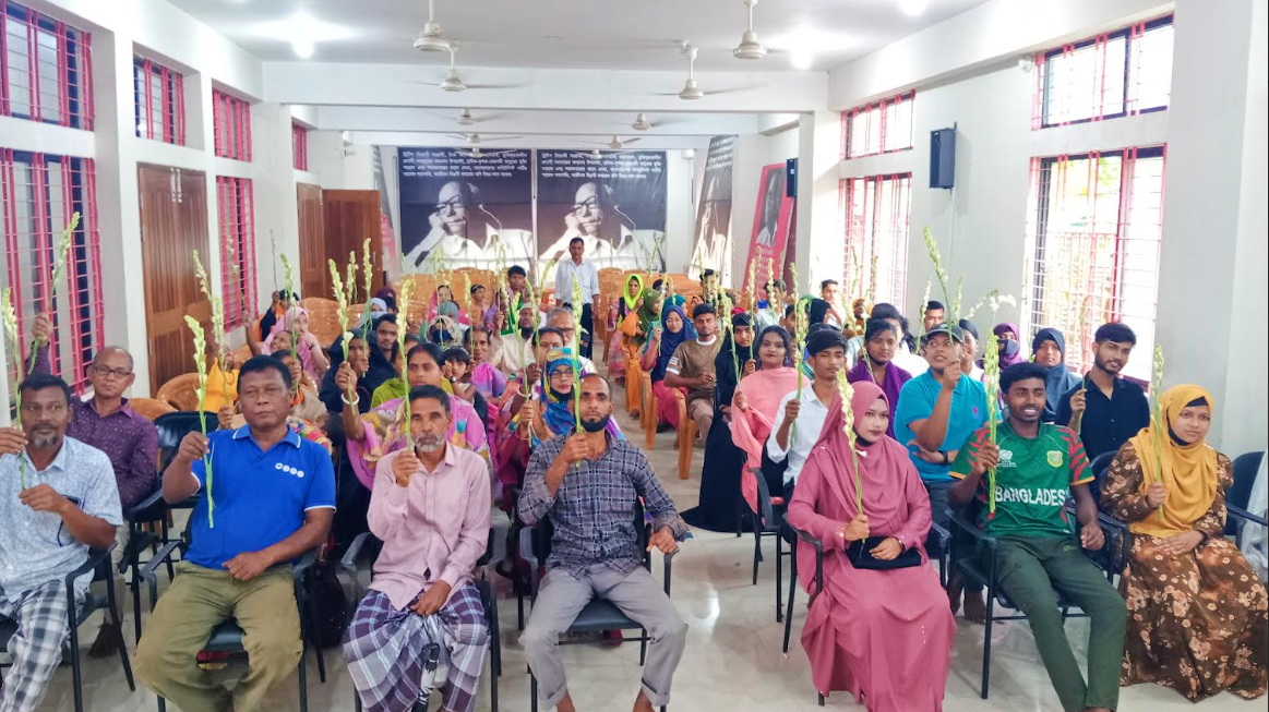 দুর্গাপুরে দরিদ্র মেধাবীদের মাঝে ডিএসকের শিক্ষাবৃত্তি চেক বিতরণ