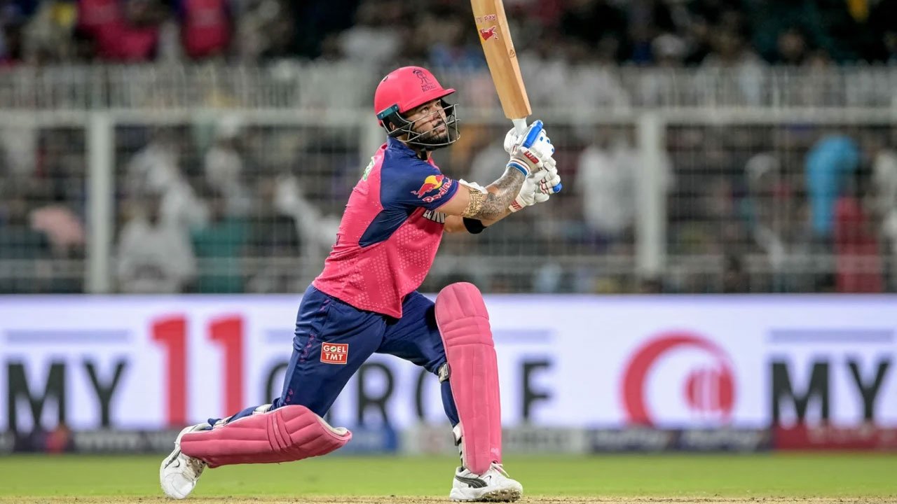 আইপিএলে প্রথমবারের মতো টানা ৬ বলে ৬ ছক্কা, ইতিহাস গড়লেন রিয়ান পরাগ