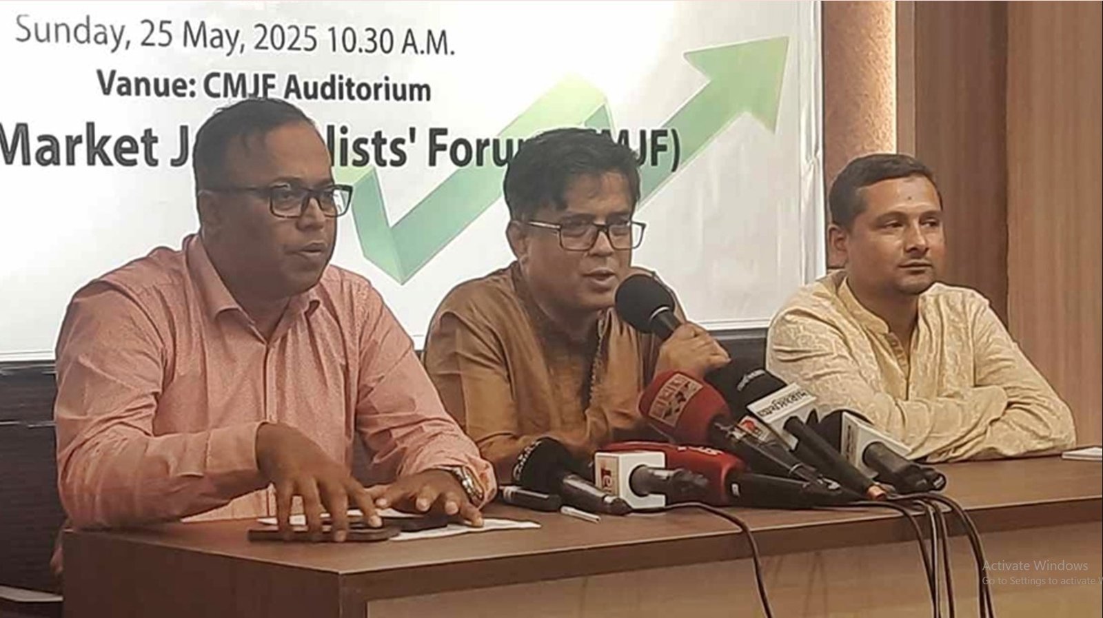 নির্বাচন নিয়ে বিদেশি চাপ নেই: প্রেস সচিব