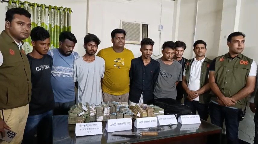 মণিরামপুরে নগদের ৩৫ লক্ষ টাকা ছিনতাইয়ের ঘটনায় জড়িত ম্যানেজার