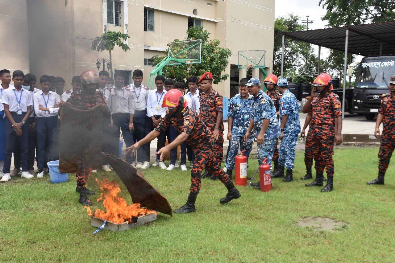 বাগেরহাটে অগ্নিনির্বপন প্রশিক্ষন ও মহড়া