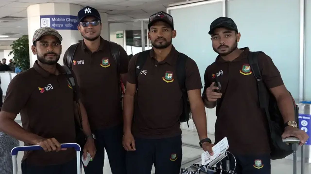 ক্যান্ডিতে পৌঁছে রাজকীয় অভ্যর্থনা পেল টাইগাররা