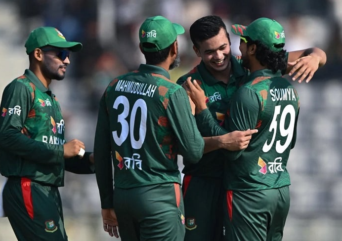 শ্রীলঙ্কার বিপক্ষে অঘোষিত ফাইনালে আজ মাঠে নামছে বাংলাদেশ