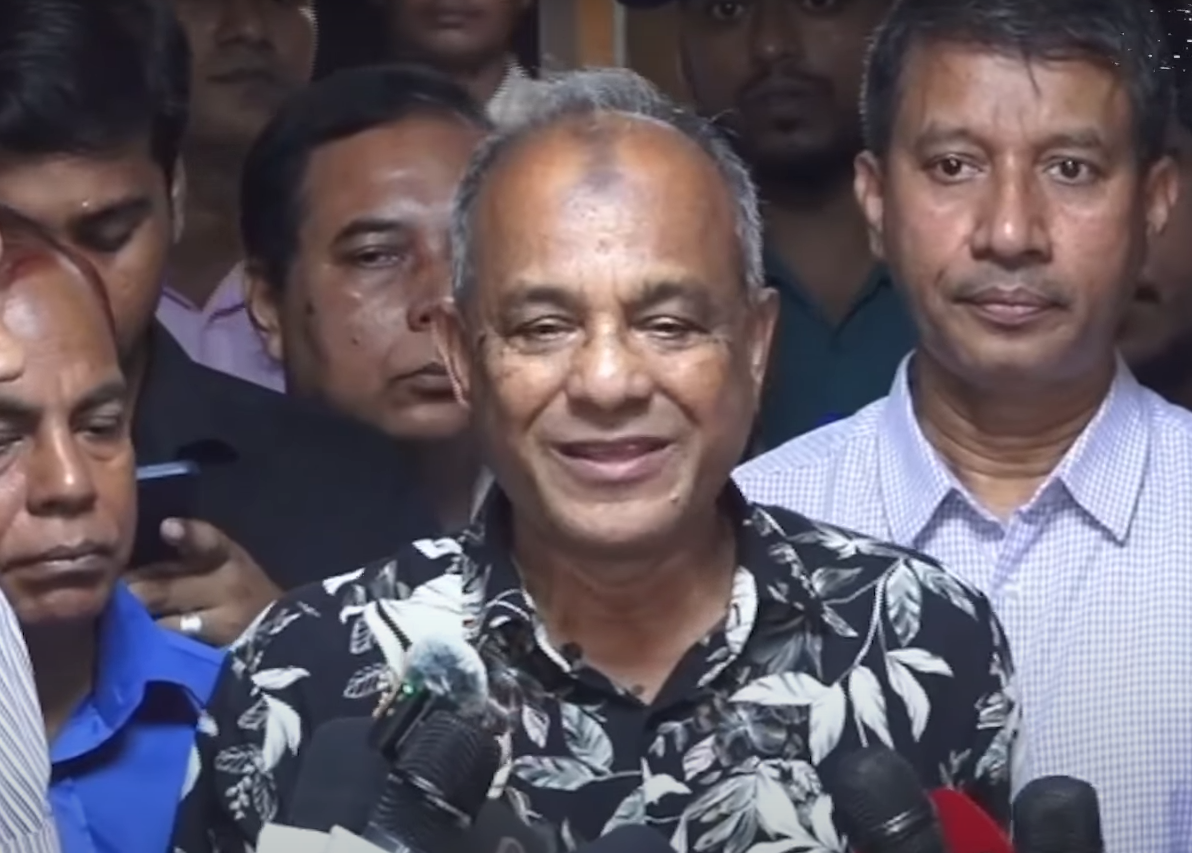 “কৃষকদের সারের দাম নিয়ে কেউ কারসাজি করতে পারবে না” — কৃষি উপদেষ্টা জাহাঙ্গীর আলম চৌধুরী