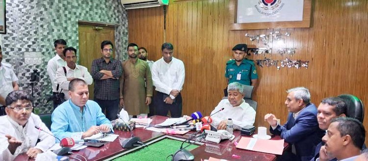 সাবেক এমপিদের বিলাসবহুল গাড়ি বিক্রিতে নিলামের বদলে নতুন কৌশলে যাচ্ছে এনবিআর!