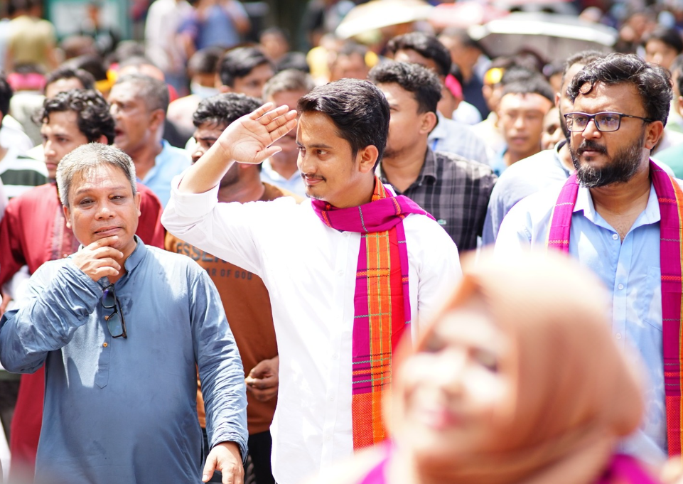 জুলাইয়ের আহতদের পাশে সবচেয়ে বেশি সময় দিয়েছেন সেনাপ্রধান - সারজিস আলম