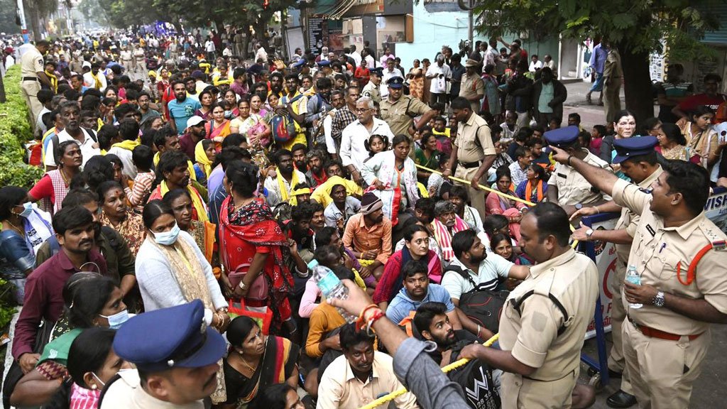 হরিদ্বারে মনসা দেবী মন্দিরে পদদলিত হয়ে ৬ জন নিহত, আহত ৫৫