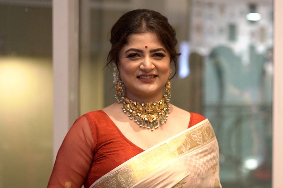তৃণমূলের হয়েই রাজনীতিতে ফিরতে পারেন শ্রাবন্তী, জানালেন ‘সব বুঝে’ তবেই সিদ্ধান্ত