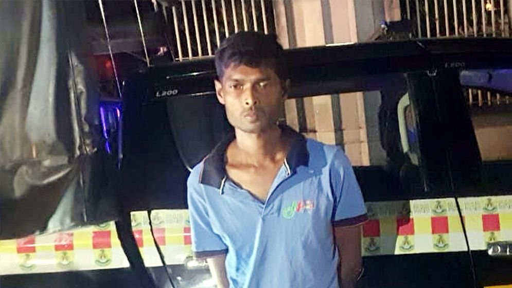 সন্তানদের সামনে স্ত্রীকে হত্যা, গাজীপুর থেকে পলাতক স্বামী গ্রেপ্তার